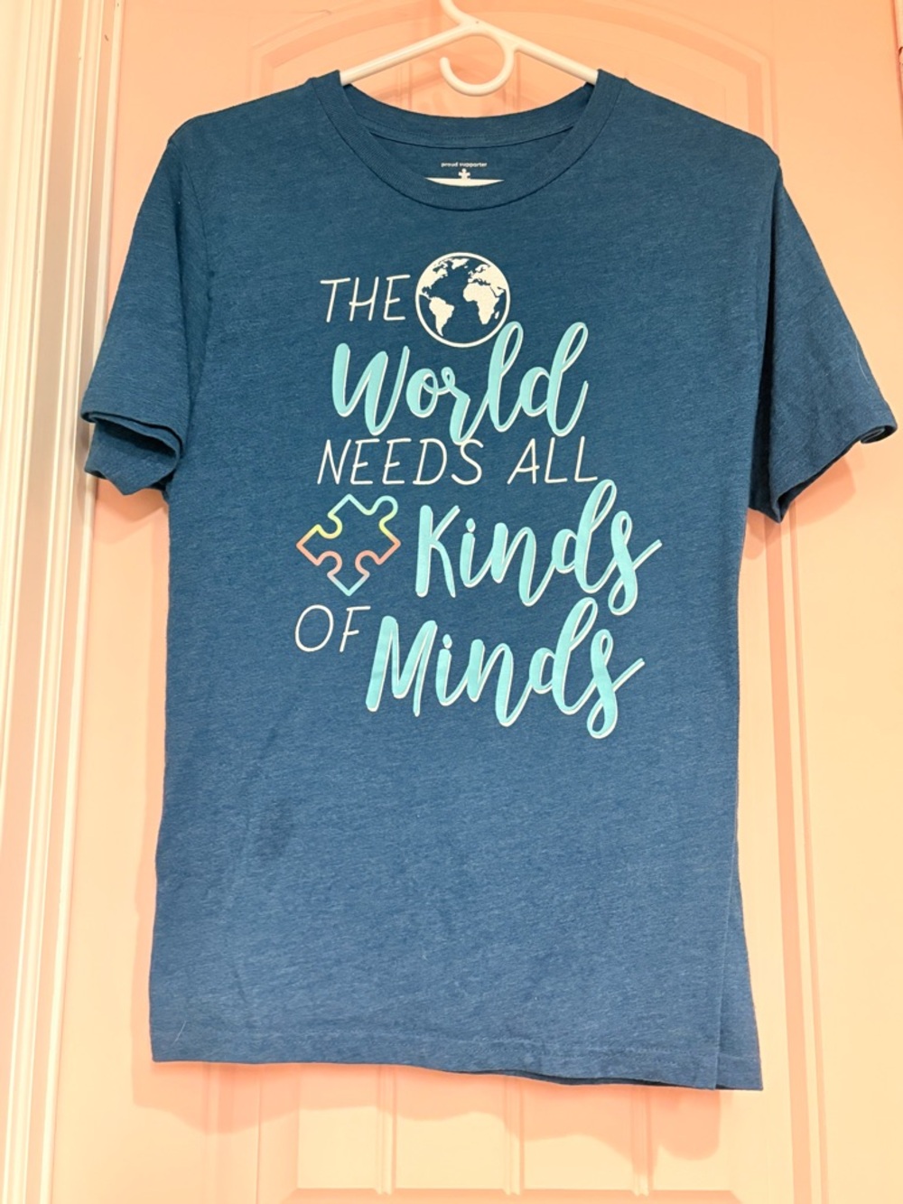 Autism Awareness Graphic Tee “The World Needs All Kinds of Minds” Size Small